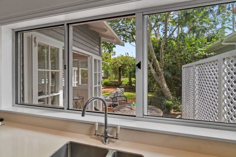 Photo of property in 15 Duders Avenue, Devonport, Auckland, 0624