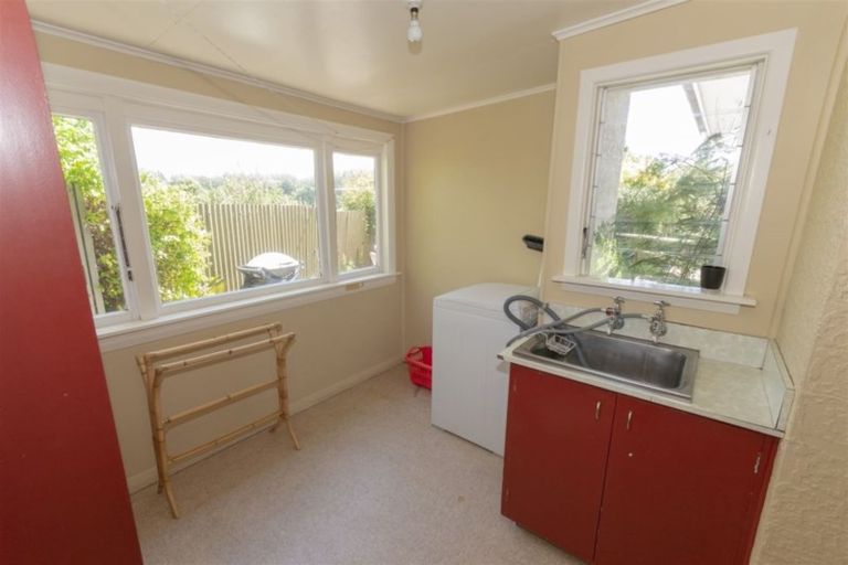 Photo of property in 50 Queens Avenue, Waikuku Beach, 7402