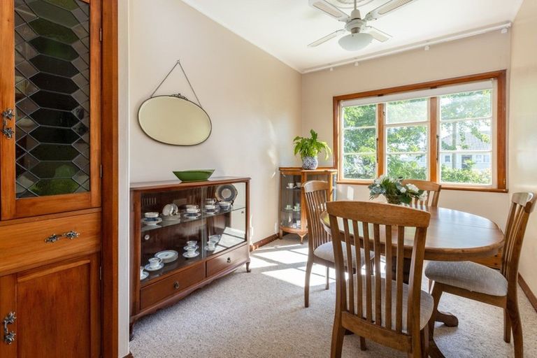 Photo of property in 10 Barker Road, Marewa, Napier, 4110