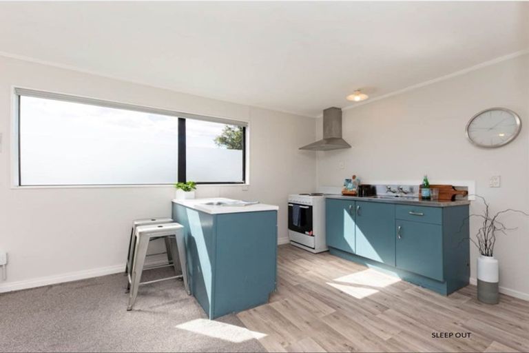 Photo of property in 1/80 Glengarry Road, Glen Eden, Auckland, 0602