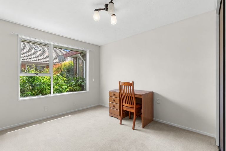 Photo of property in 1/5 Cottesmore Close, Burnside, Christchurch, 8053