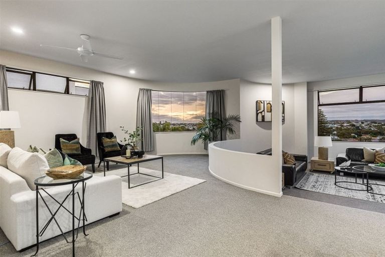 Photo of property in 26 Marellen Drive, Red Beach, 0932