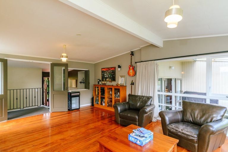 Photo of property in 64 Pomare Road, Tirohanga, Lower Hutt, 5010