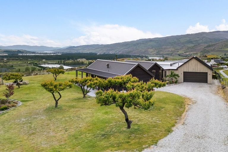 Photo of property in 112 Hall Road, Bannockburn, Cromwell, 9384