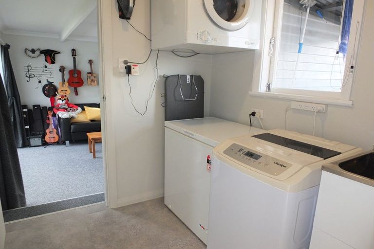 Photo of property in 28 Ladys Mile, Foxton, 4814