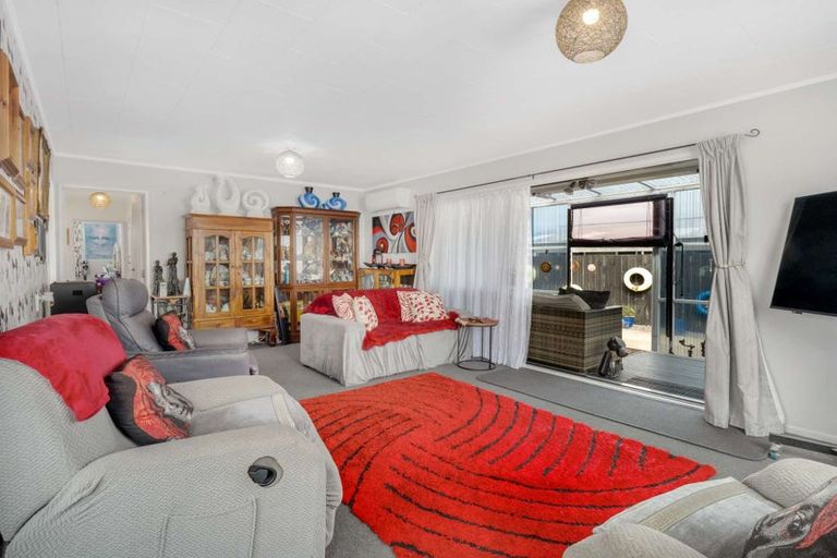 Photo of property in 31 Cross Street, Castlecliff, Whanganui, 4501