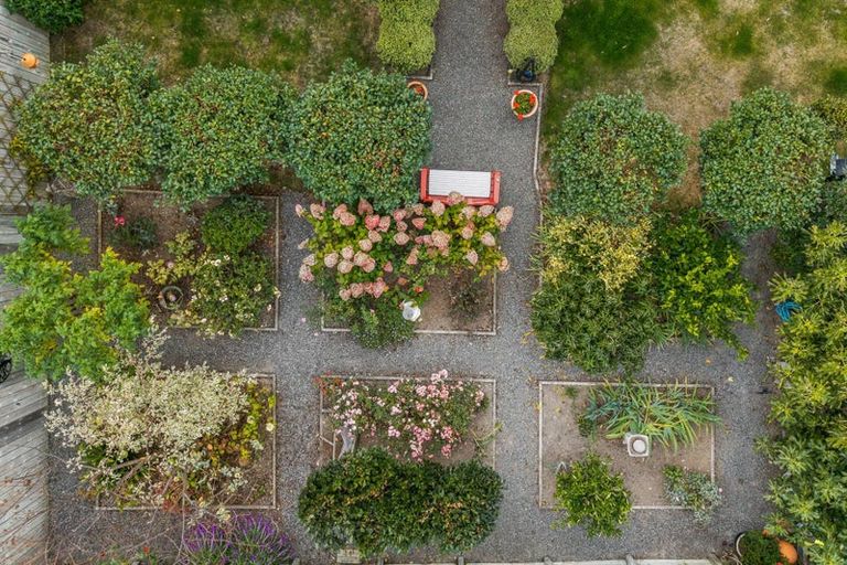 Photo of property in 27 Waipunahau Road, Waikanae, 5036