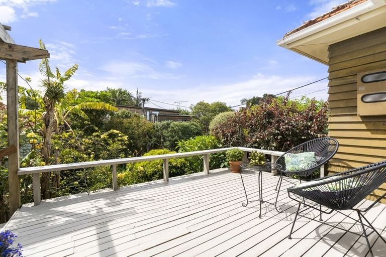 Photo of property in 19a Old Lake Road, Narrow Neck, Auckland, 0624