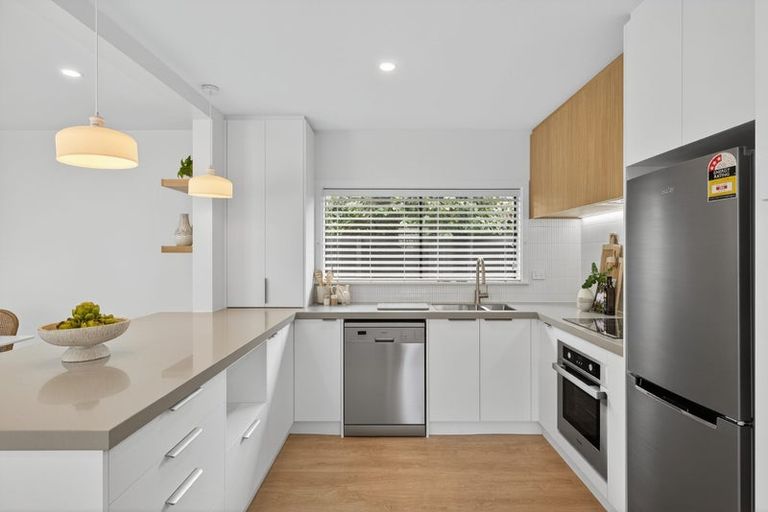 Photo of property in 75 Englefield Road, Northwood, Christchurch, 8051