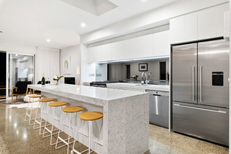 Photo of property in 14 Rock Isle Road, Torbay, Auckland, 0630