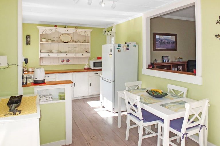 Photo of property in 15 Roore Street, Foxton Beach, Foxton, 4815