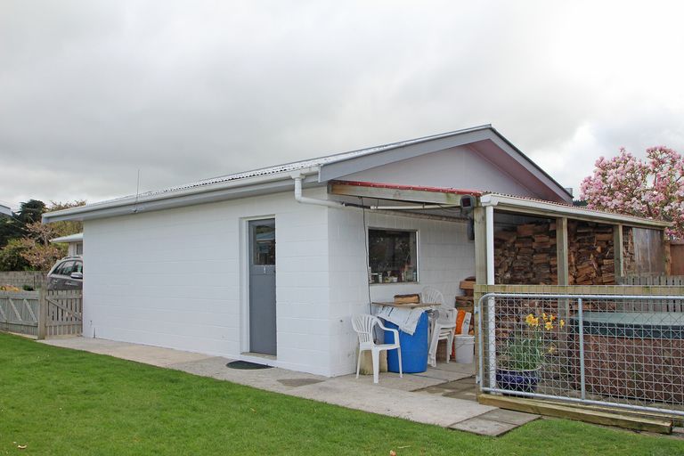 Photo of property in 7 Kenilworth Road, Oamaru North, Oamaru, 9400