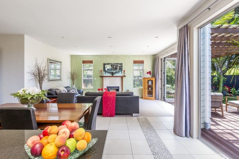 Photo of property in 20a Glenross Drive, Wattle Downs, Auckland, 2103