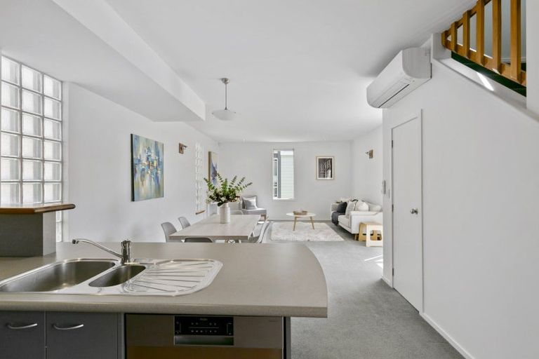 Photo of property in 8/245 Adelaide Road, Newtown, Wellington, 6021