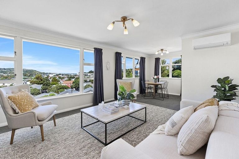 Photo of property in 117 Tauhinu Road, Miramar, Wellington, 6022