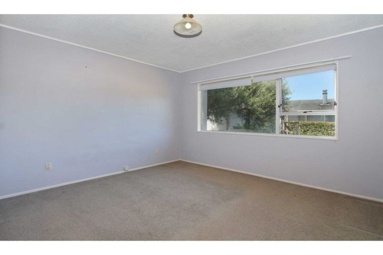 Photo of property in 1/117 Lynn Road, Bayview, Auckland, 0629