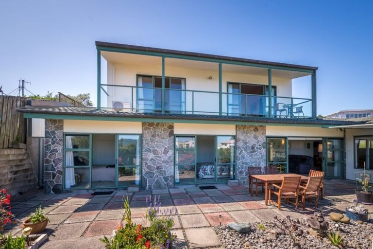 Photo of property in 21 Webber Street, Paraparaumu Beach, Paraparaumu, 5032