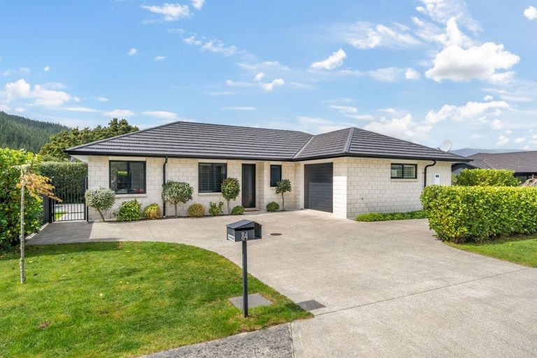 Photo of property in 84 Riverstone Drive, Riverstone Terraces, Upper Hutt, 5018