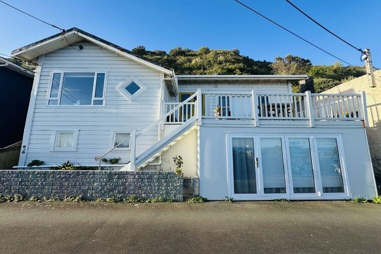 Photo of property in 438 The Esplanade, Island Bay, Wellington, 6023