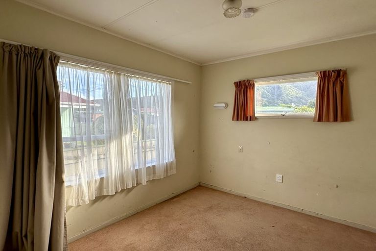 Photo of property in 60 Karamu Crescent, Wainuiomata, Lower Hutt, 5014