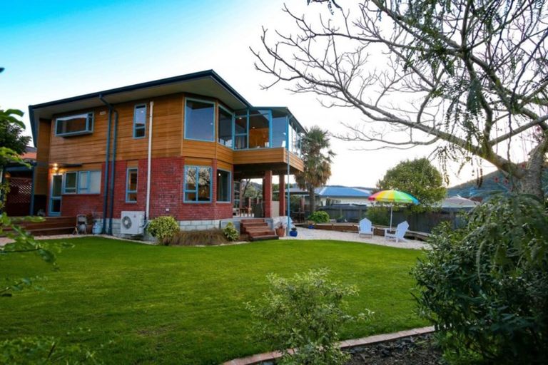Photo of property in 4 Rimu Terrace, Waikawa, Picton, 7220