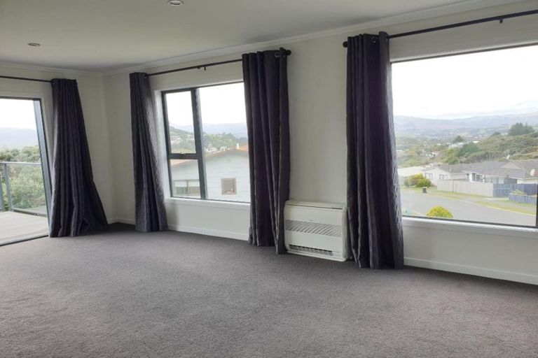 Photo of property in 20 Parkinson Close, Whitby, Porirua, 5024