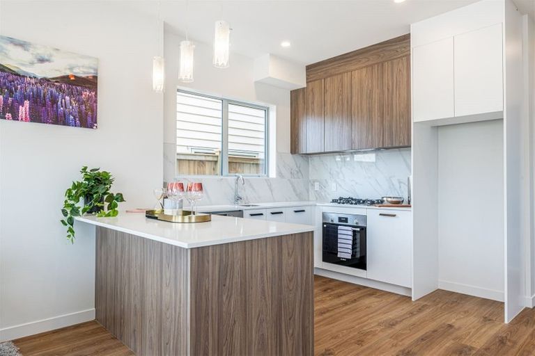 Photo of property in 2 Hea Road, Hobsonville, Auckland, 0616