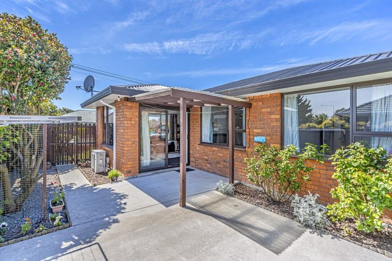 Photo of property in 1/281 Sawyers Arms Road, Bishopdale, Christchurch, 8053