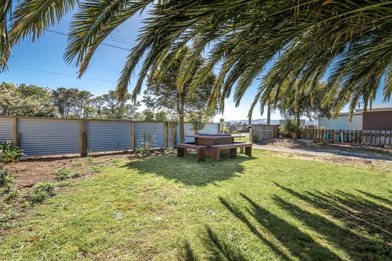 Photo of property in 2 Shelswell Street, Westport, 7825