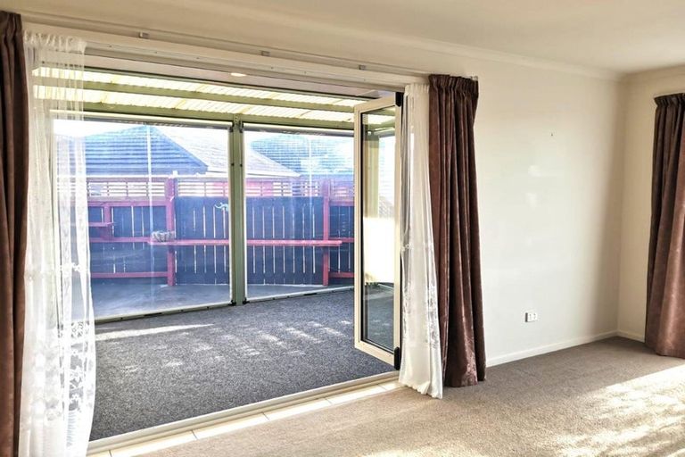 Photo of property in 4 Wai Place, One Tree Point, 0118