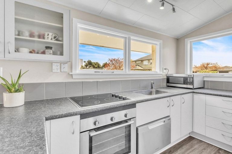 Photo of property in 34 Fenhall Street, Russley, Christchurch, 8042