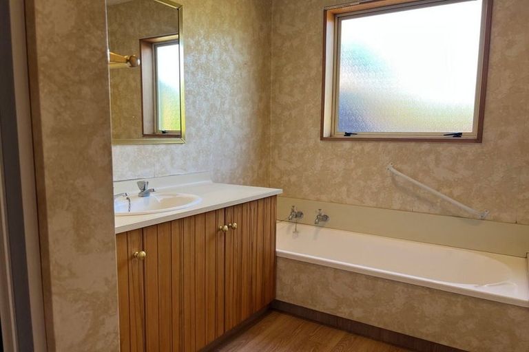 Photo of property in 144 Withells Road, Avonhead, Christchurch, 8042