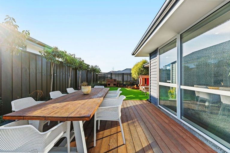Photo of property in 56 Watkins Drive, Rangiora, 7400