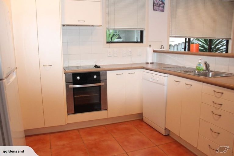 Photo of property in 14 Walter Macdonald Street, Howick, Auckland, 2014