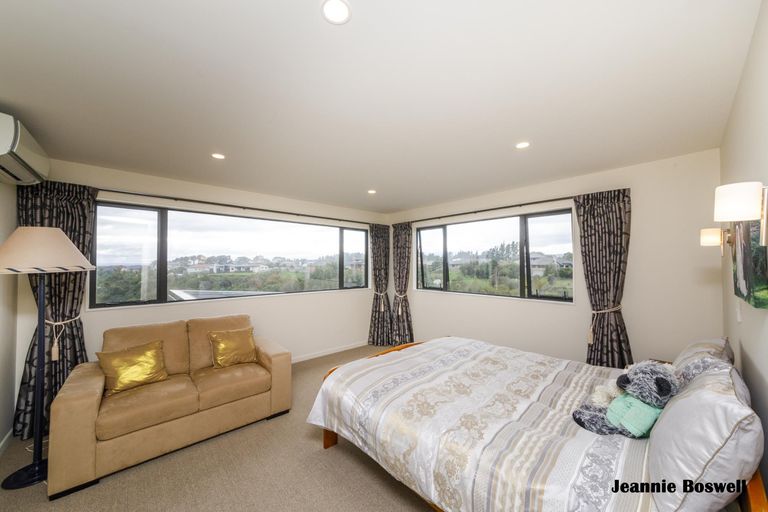 Photo of property in 26 Silkwood Place, Fitzherbert, Palmerston North, 4410