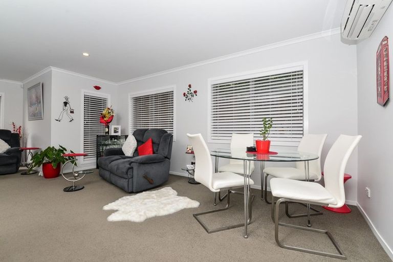 Photo of property in 1/23 The Dales, Dinsdale, Hamilton, 3204