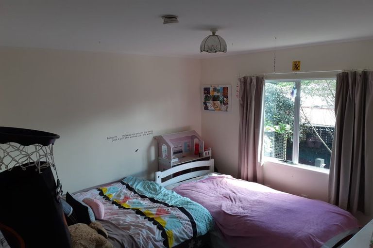 Photo of property in 1/20 Starforth Place, Henderson, Auckland, 0612