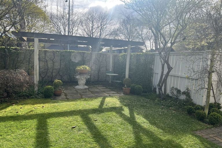 Photo of property in 275 Memorial Avenue, Burnside, Christchurch, 8053