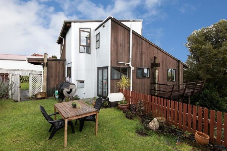 Photo of property in 12 Fairfax Terrace, Frankleigh Park, New Plymouth, 4310