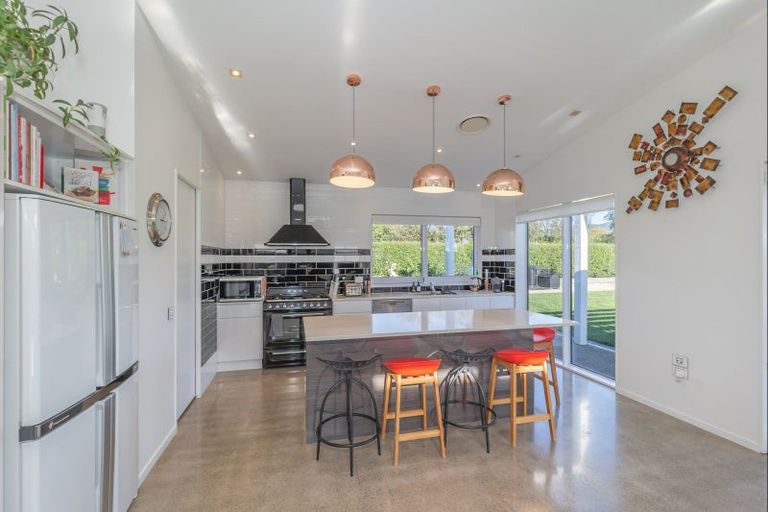 Photo of property in 342a Tararua Road, Levin, 5571