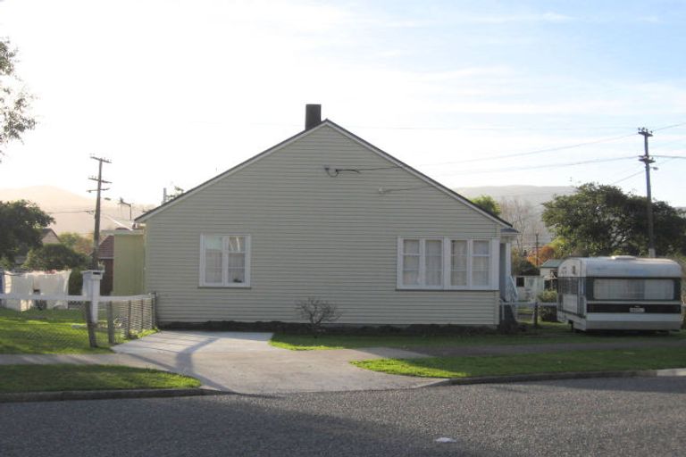 Photo of property in 141 Waddington Drive, Naenae, Lower Hutt, 5011