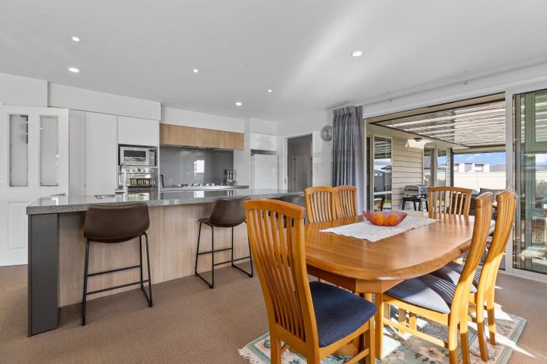 Photo of property in 2 Keene Drive, Bell Block, New Plymouth, 4312