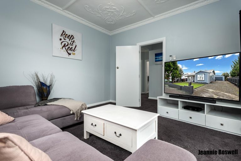 Photo of property in 53 Burns Avenue, Takaro, Palmerston North, 4412