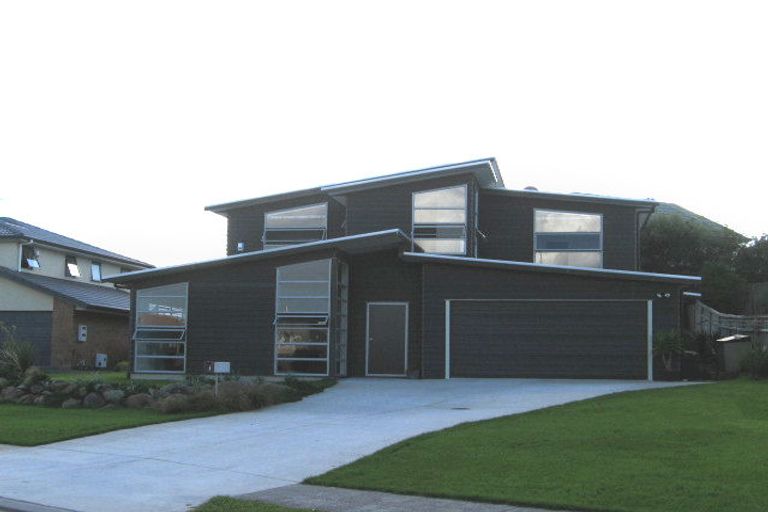 Photo of property in 6 Waikura Drive, Te Atatu Peninsula, Auckland, 0610