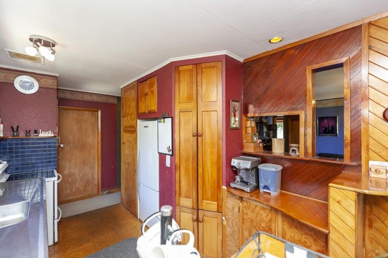 Photo of property in 38 Tiromoana Road, Raumati South, Paraparaumu, 5032