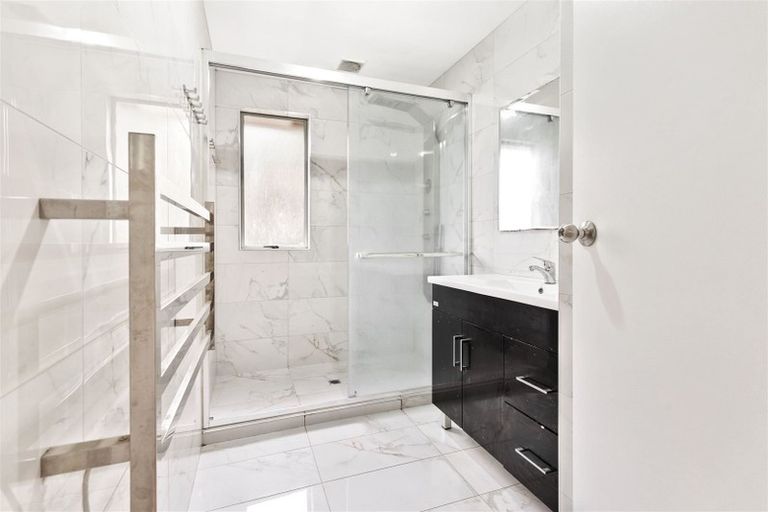 Photo of property in 13b Miriam Corban Heights, Henderson, Auckland, 0612