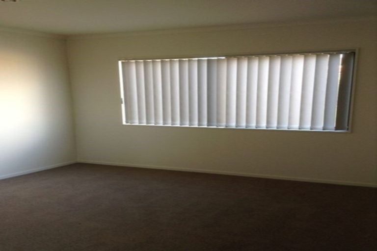 Photo of property in 57 Kirikiri Drive, Papakura, 2110