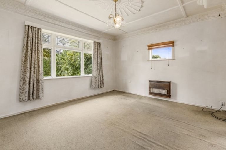 Photo of property in 51 Brook Street, Waterloo, Lower Hutt, 5011