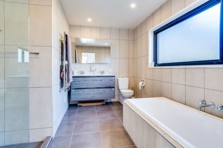 Photo of property in 194 Durham Drive, Havelock North, 4130