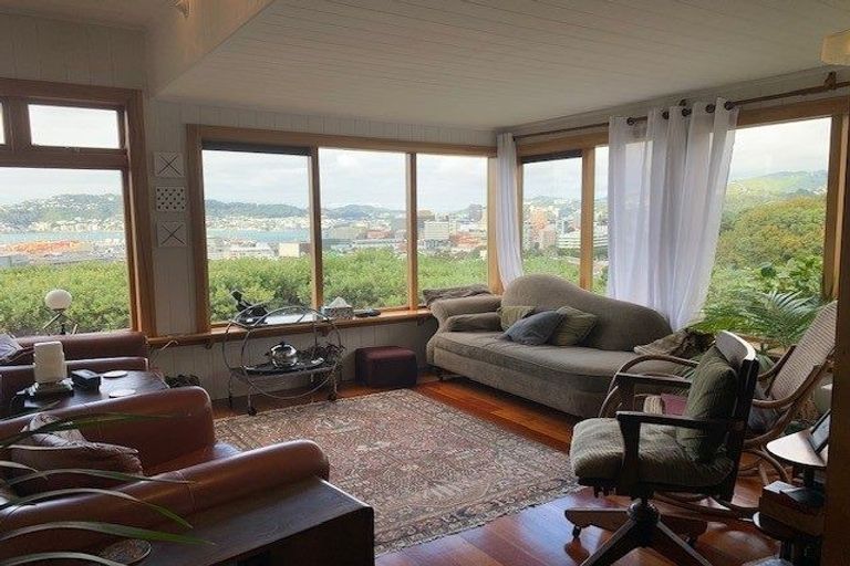 Photo of property in 5 Grosvenor Terrace, Wadestown, Wellington, 6012